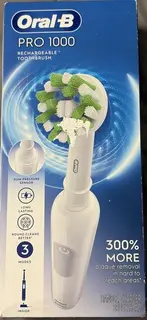 Oral-B Pro 1000 Rechargeable Electric Toothbrush New Sealed Box