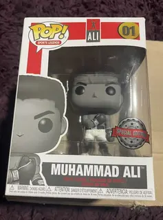 01 MUHAMMAD ALI (BLACK AND WHITE) Funko Pop Sports Legends Special Edition