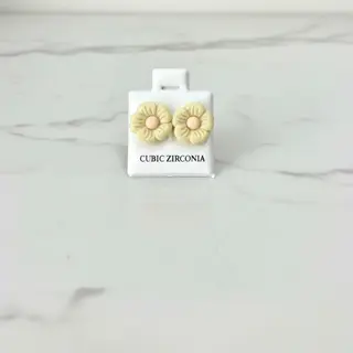 حلق اذن للاطفال تصميم مرح للبنات