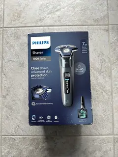 Philips 7000 Series Wet Dry Electric Shaver Brand New in Box