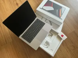  Nagelneu Apple MacBook Pro 14.2 M1 Pro Chip 512GB SSD, 32GB RAM Space Grau 