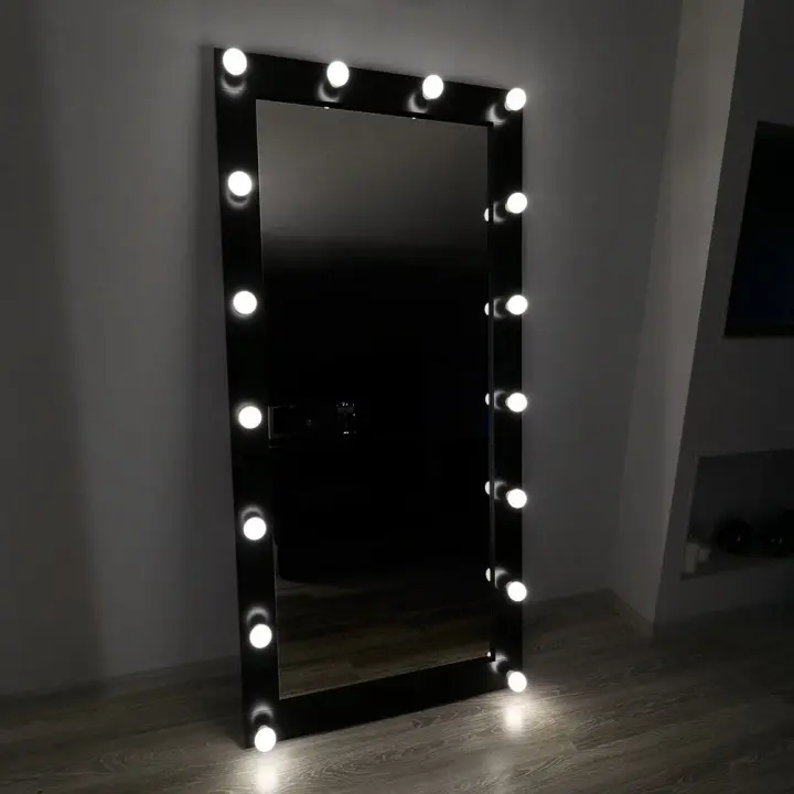Hollywood black mirror M02090
