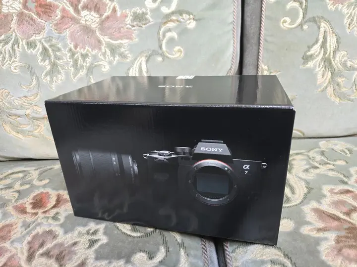Sony Alpha A7 IV 33MP Mirrorless Camera with 28-70mm Lens -ILCE-7M4K 1YR WTY