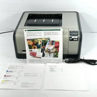 HP COLOR 1515 طابعة اتش بي الوان 1515 استيراد فرز اول وليزر جيت بسعة حبارة 3600 ورقة كما انها تتميز بجودة احترافية و يمكن ربطها بالراوتر عبر كابل نت وورك ومشاركتها مع عدة اجهزة